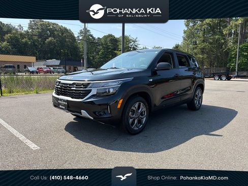 Certified 2025 Kia Seltos LX AWD/4WD image 1