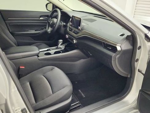Used 2024 Nissan Altima 2.5 SV FWD image 20