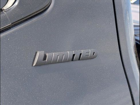 Used 2024 Toyota Tundra Limited AWD/4WD image 19