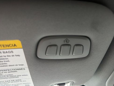 Used 2023 Ford Explorer Limited image 26