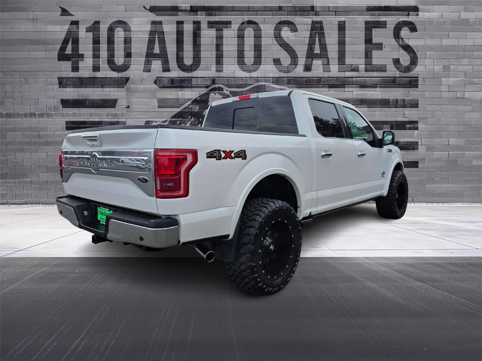 Used 2015 Ford F150 King Ranch w/ Equipment Group 601A Luxury AWD/4WD image 3