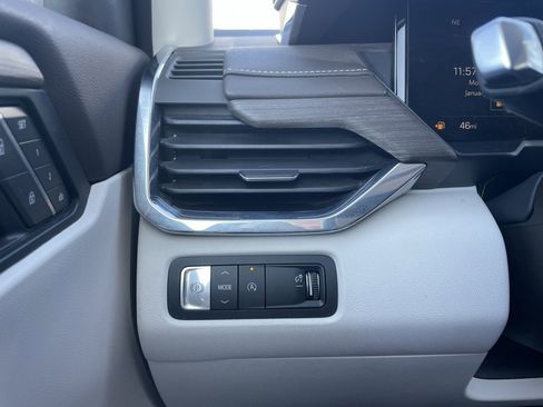 Used 2024 GMC Acadia Denali w/ Super Cruise Package image 13