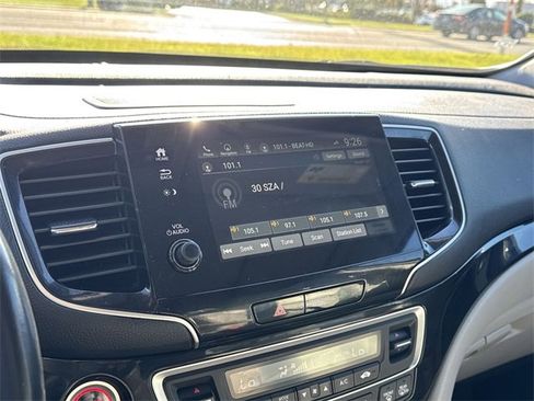Used 2019 Honda Pilot Touring image 19