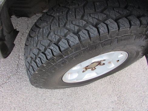 Used 2000 Nissan Xterra XE image 13