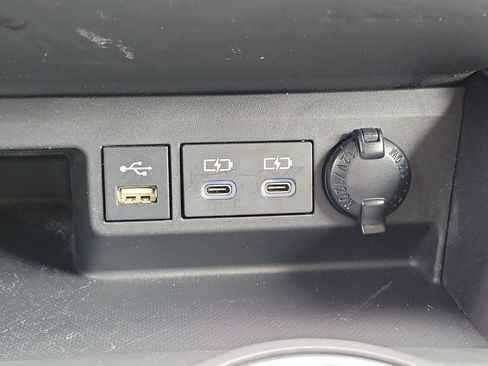 Used 2022 Toyota Highlander XLE FWD image 23
