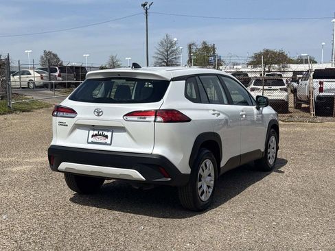 Used 2024 Toyota Corolla Cross L image 3