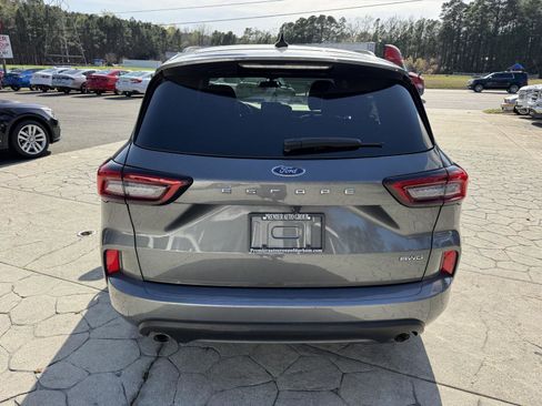 Used 2024 Ford Escape ST-Line image 11