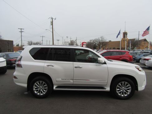 Used 2016 Lexus GX 460 w/ Premium Package image 5