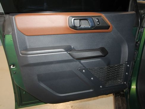 Used 2024 Ford Bronco Outer Banks image 5