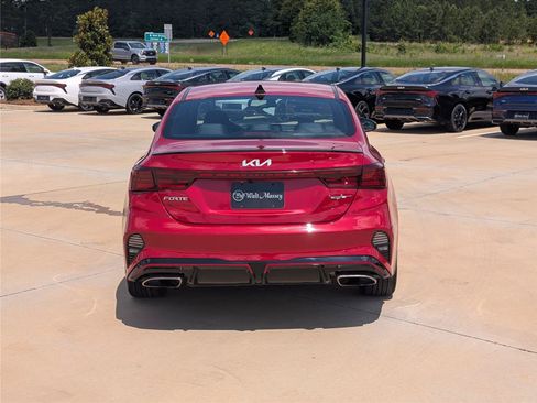 Used 2022 Kia Forte GT w/ GT Technology Package FWD image 4
