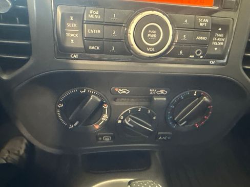 Used 2014 Nissan Juke S FWD image 27