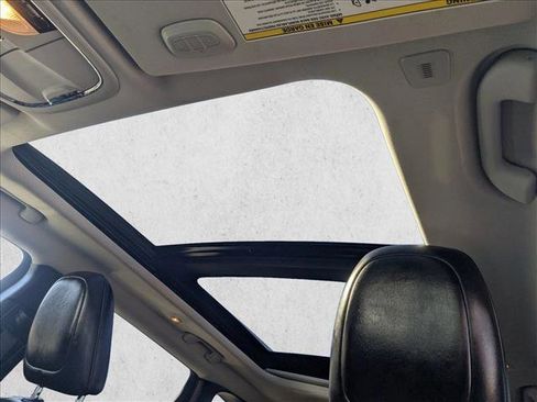 Used 2019 Jeep Cherokee Limited w/ Luxury Group image 19