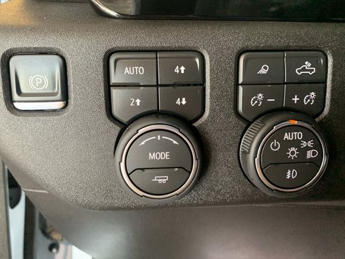Used 2026 Chevrolet Silverado 1500 High Country AWD/4WD image 29