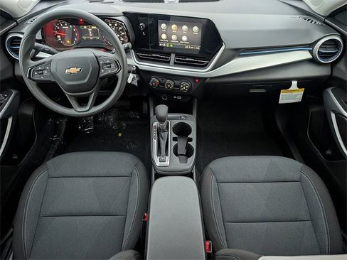 New 2026 Chevrolet Trax LS image 14