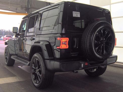 Used 2025 Jeep Wrangler Unlimited Sahara image 6