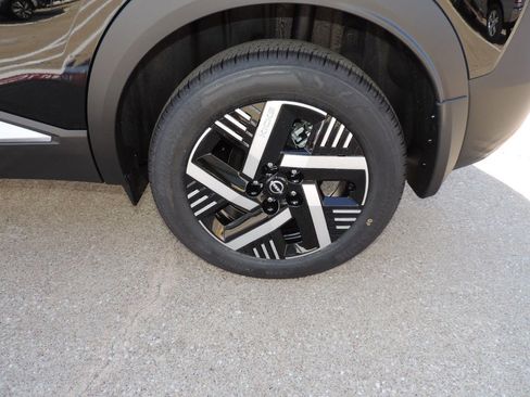 New 2026 Nissan Kicks SV w/ Illumination Package image 10