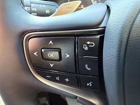 Used 2025 Lexus ES 350 Premium image 22