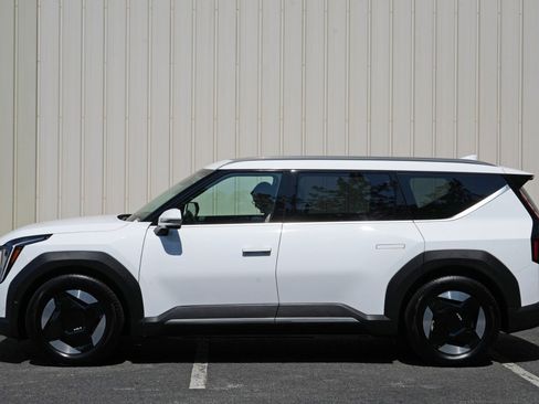 Used 2026 Kia EV9 Wind AWD/4WD image 58