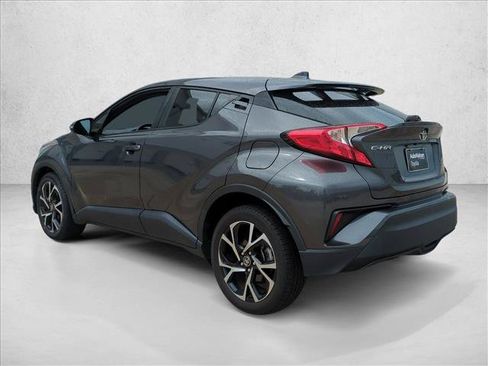 Used 2022 Toyota C-HR XLE FWD image 7