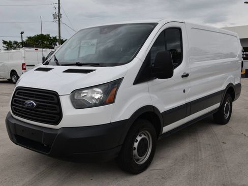 Used 2017 Ford Transit 250 130 Low Roof image 3