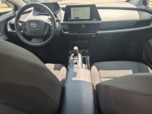 Used 2025 Toyota Prius LE AWD/4WD image 13