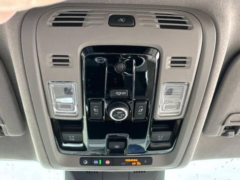 Used 2026 Cadillac Escalade ESV Platinum Sport AWD/4WD image 25