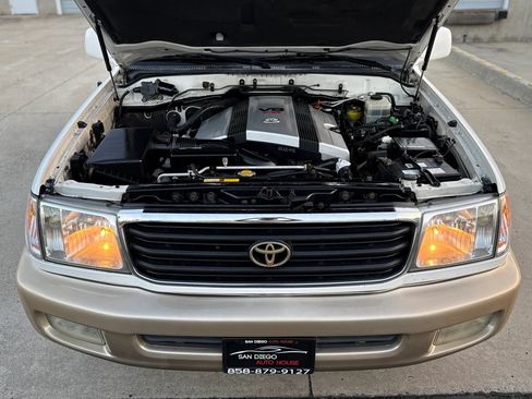 Used 2000 Toyota Land Cruiser w/ Convenience Pkg AWD/4WD image 40