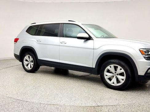 Used 2019 Volkswagen Atlas SE image 3