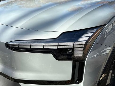 New 2025 Volvo EX30 Ultra w/ Protection Package Premier AWD/4WD image 7