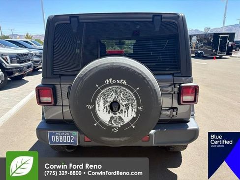 Used 2018 Jeep Wrangler Unlimited Sahara AWD/4WD image 6