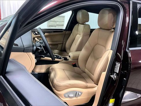 New 2026 Porsche Macan image 5