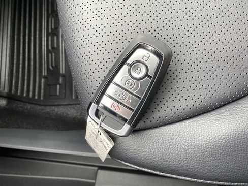 New 2026 Ford F250 Lariat w/ FX4 Off-Road Package image 27