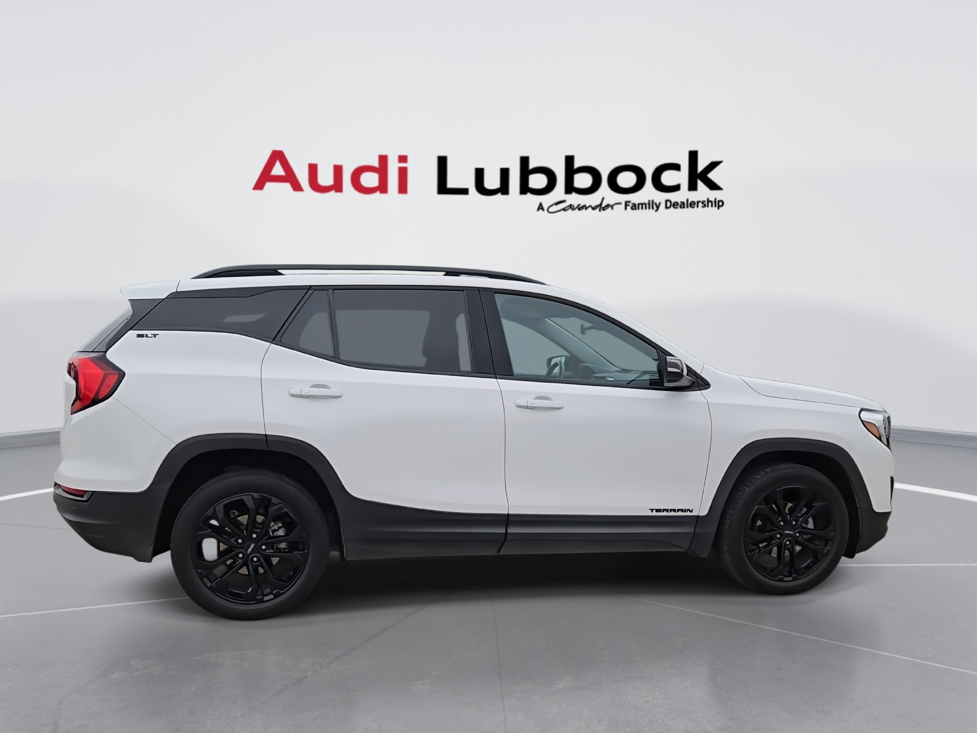 Used 2021 GMC Terrain SLT w/ Elevation Edition FWD image 9