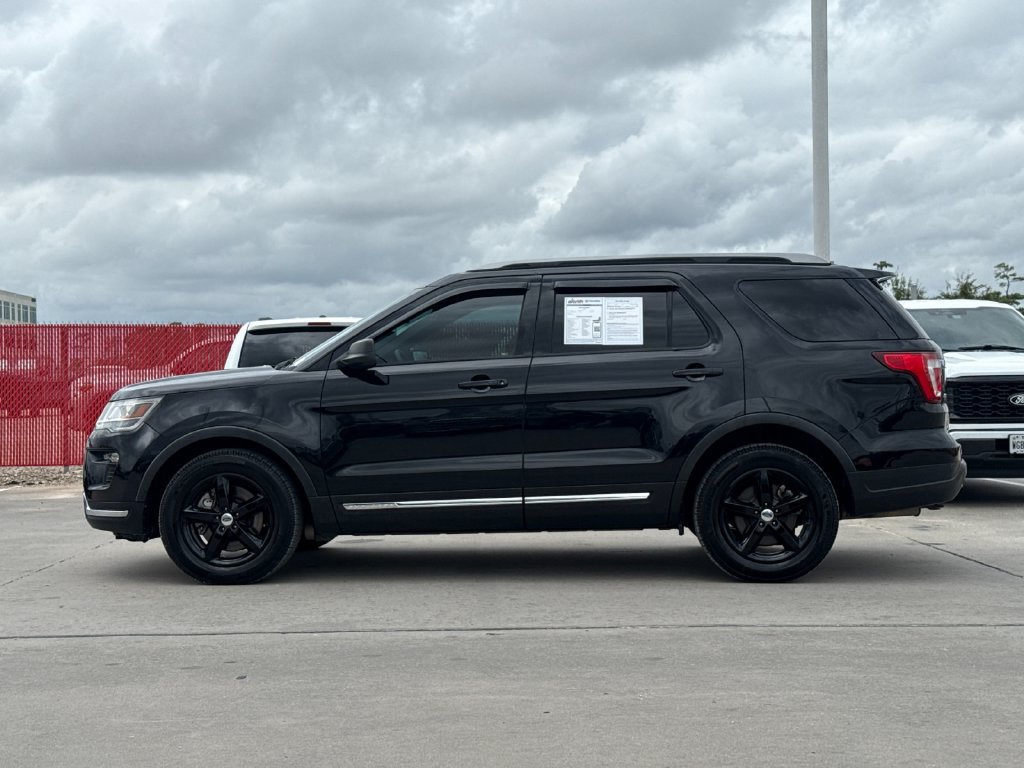 Used 2019 Ford Explorer XLT FWD image 3