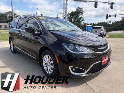 Used 2018 Chrysler Pacifica Touring-L