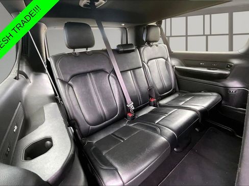Used 2024 Jeep Wagoneer L Series II w/ Flexible Seating Group AWD/4WD image 25