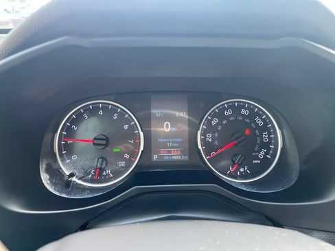 Used 2021 Toyota RAV4 XLE FWD image 15