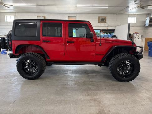 Used 2014 Jeep Wrangler Unlimited Rubicon w/ Connectivity Group AWD/4WD image 77