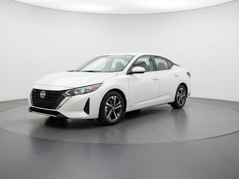 Used 2025 Nissan Sentra SV image 2