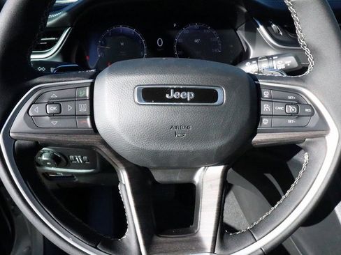 New 2025 Jeep Grand Cherokee Limited image 3