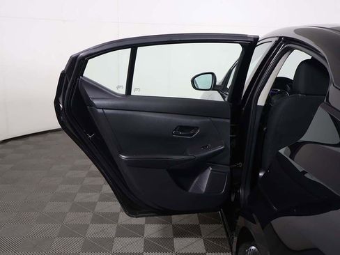 Used 2024 Nissan Sentra SV FWD image 18