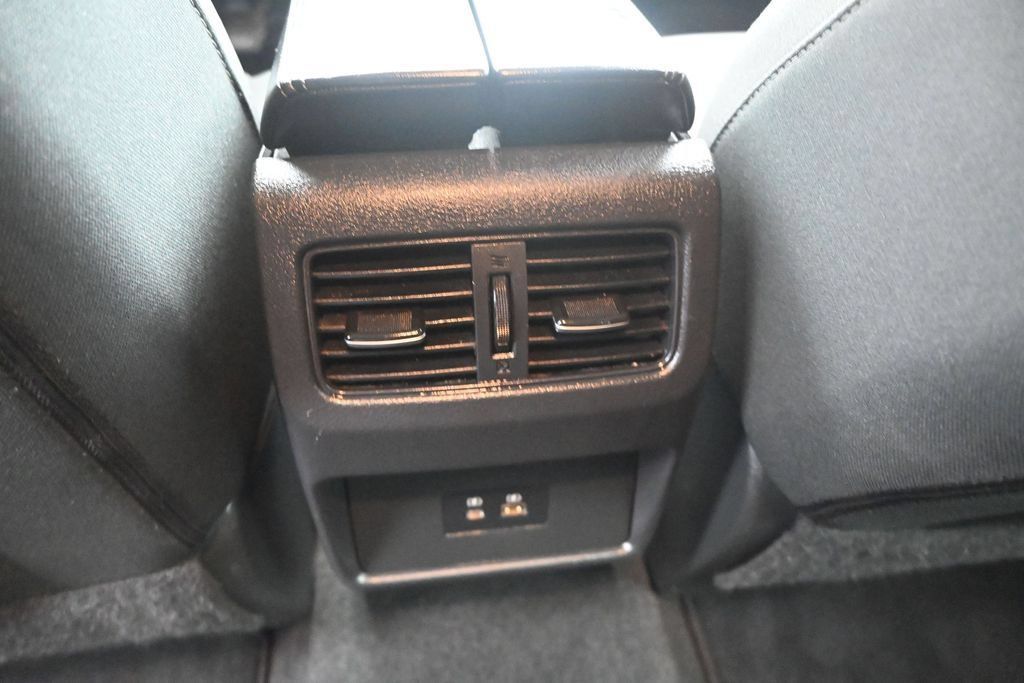 Used 2021 Nissan Rogue SV FWD image 18