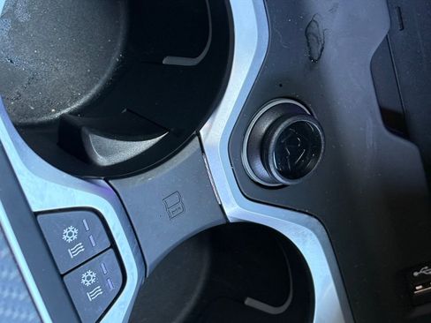 Used 2024 BMW XM image 23