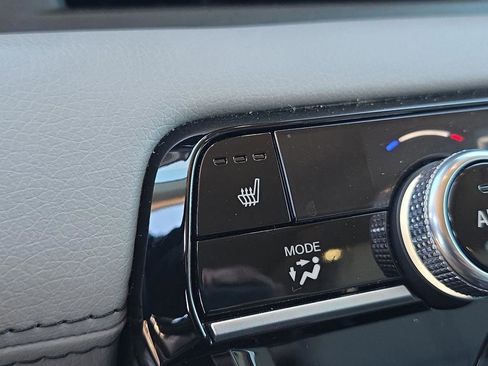 Used 2025 Honda Pilot Touring image 26