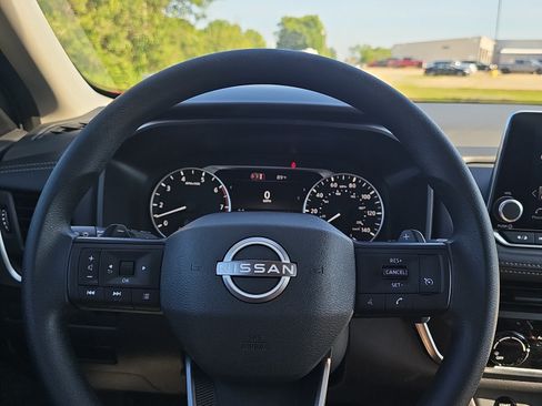 Used 2026 Nissan Rogue S FWD image 22