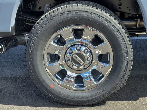 Used 2024 Ford F250 Lariat w/ Chrome Package image 19