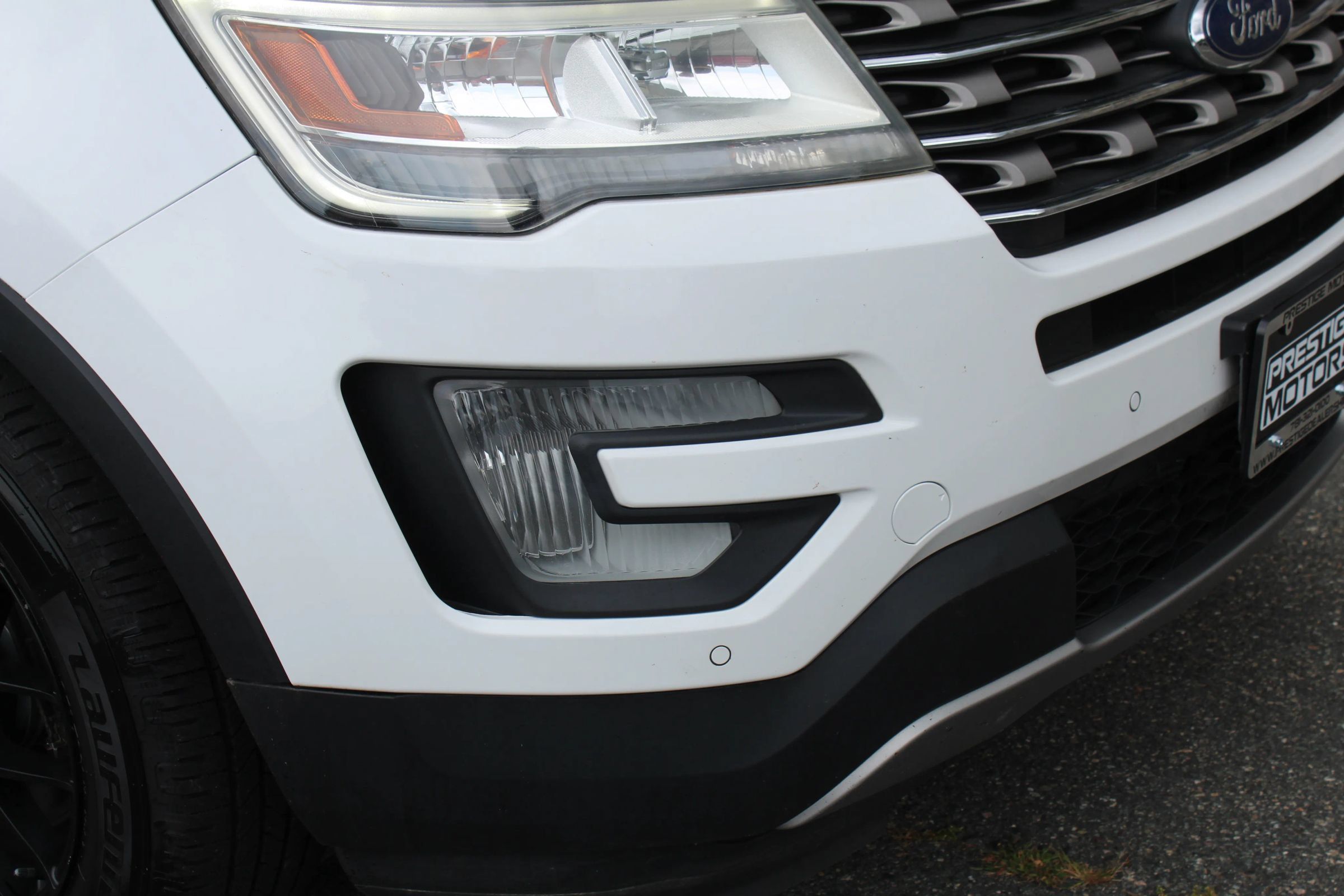 Used 2017 Ford Explorer XLT w/ Equipment Group 202A AWD/4WD image 36