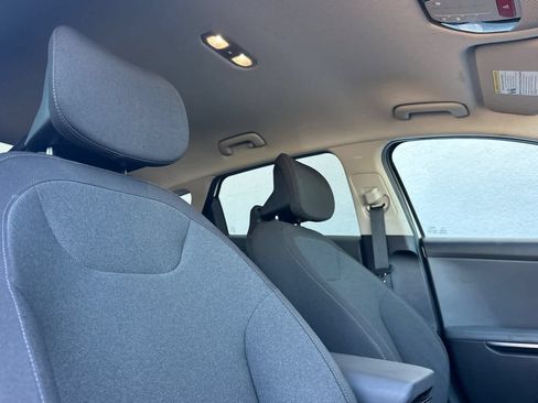 Used 2025 Kia K4 FWD image 16