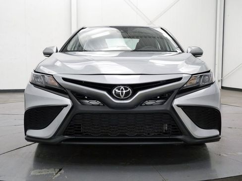 Used 2024 Toyota Camry SE FWD image 2