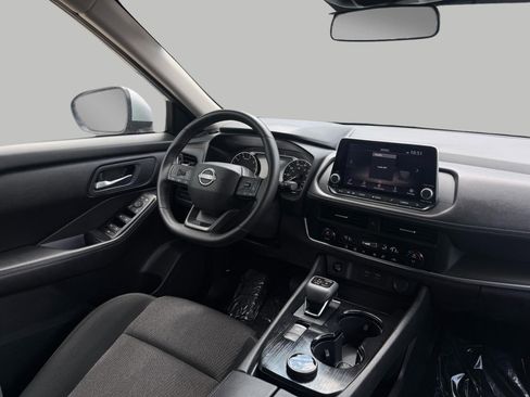 Used 2025 Nissan Rogue SV AWD/4WD image 30